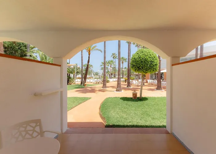 Garden Saladina - Adults Only